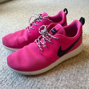 👟 Nike Roshe Run GS - Pink Sail - Youth Size 7
